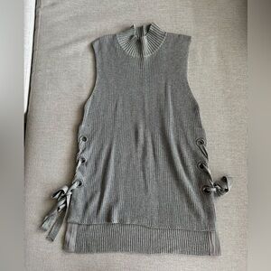 Cici Gray Sleeveless Sweater Top